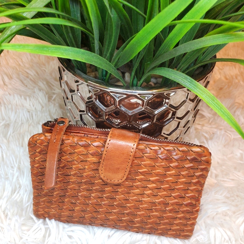 Vilenca Holland Women's Browm Leather Woven Credit Card Slots Organizer